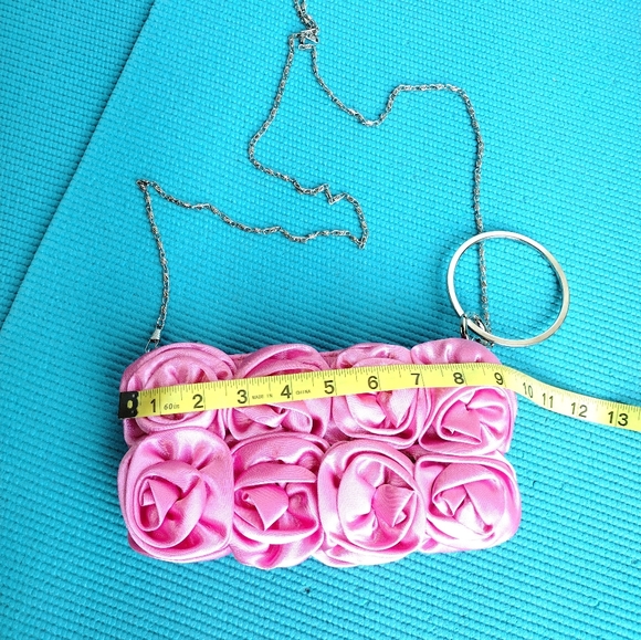 NWT Bella Collection Pink Roses Crossbody Clutch Chain Strap Small - Picture 7 of 10